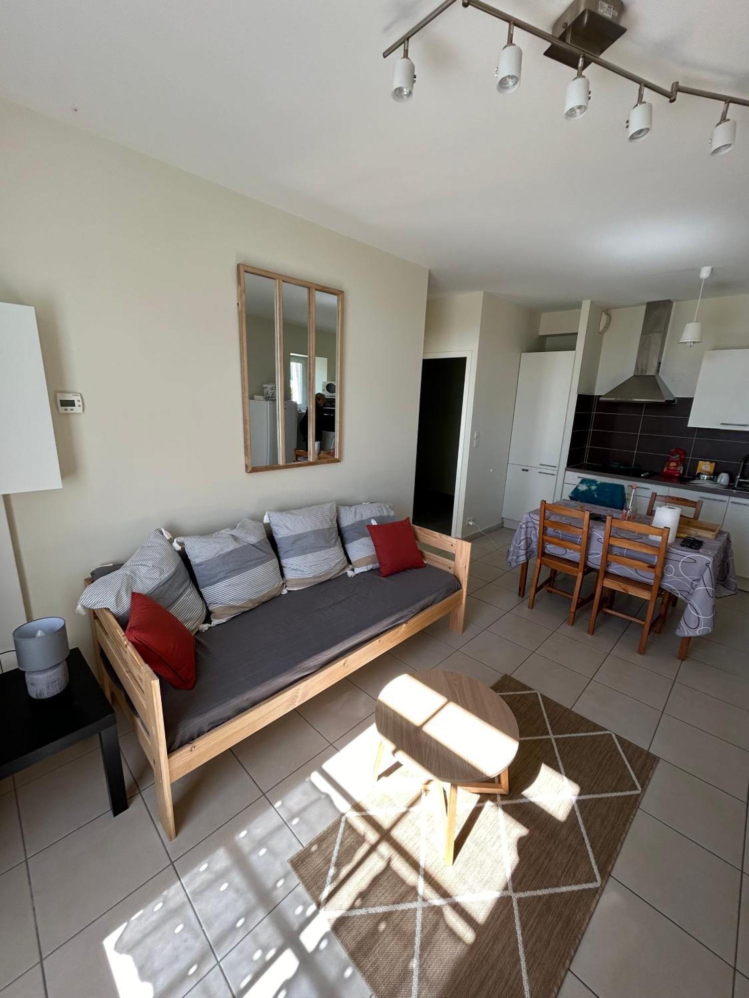 Le Domaine Des Aguins Guest House Saujon Exterior photo