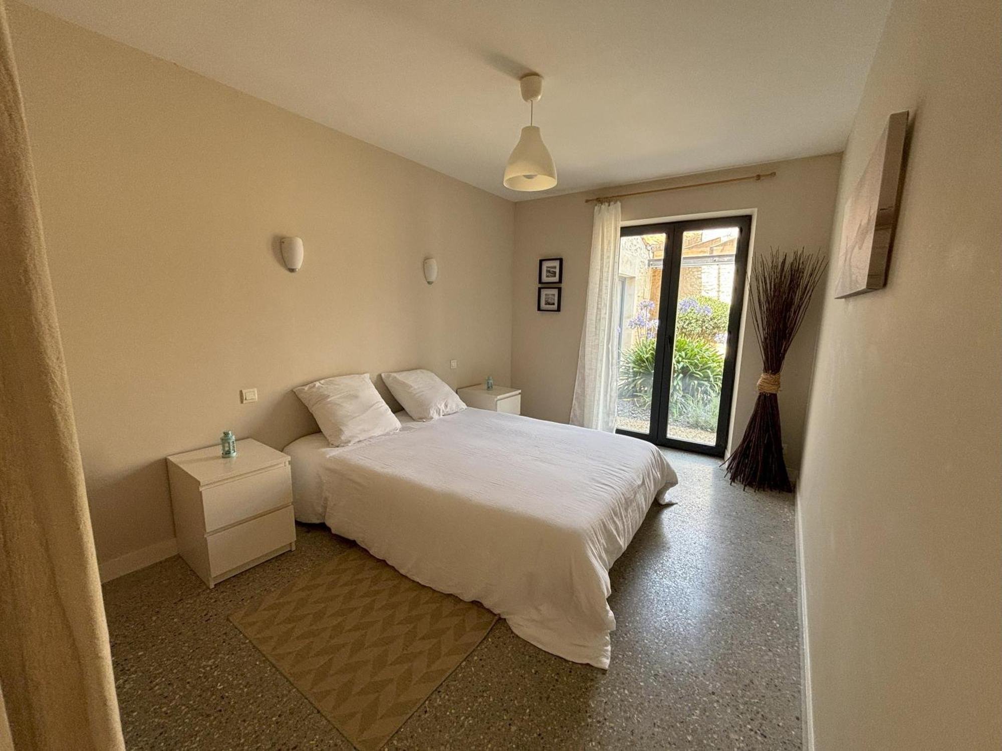 Le Domaine Des Aguins Guest House Saujon Exterior photo